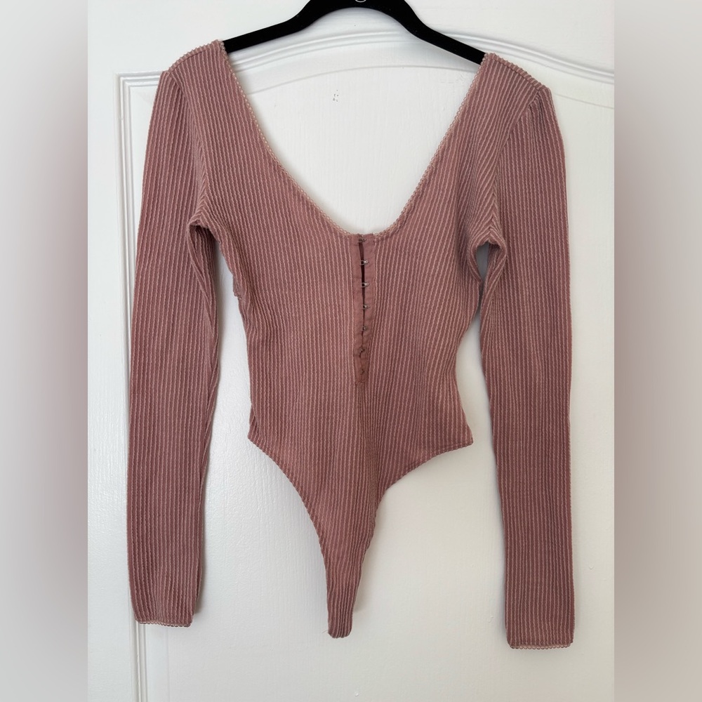 Women's Ribbed Knit V-Neck bodysuit, Long Sleeve, Dusty Pink